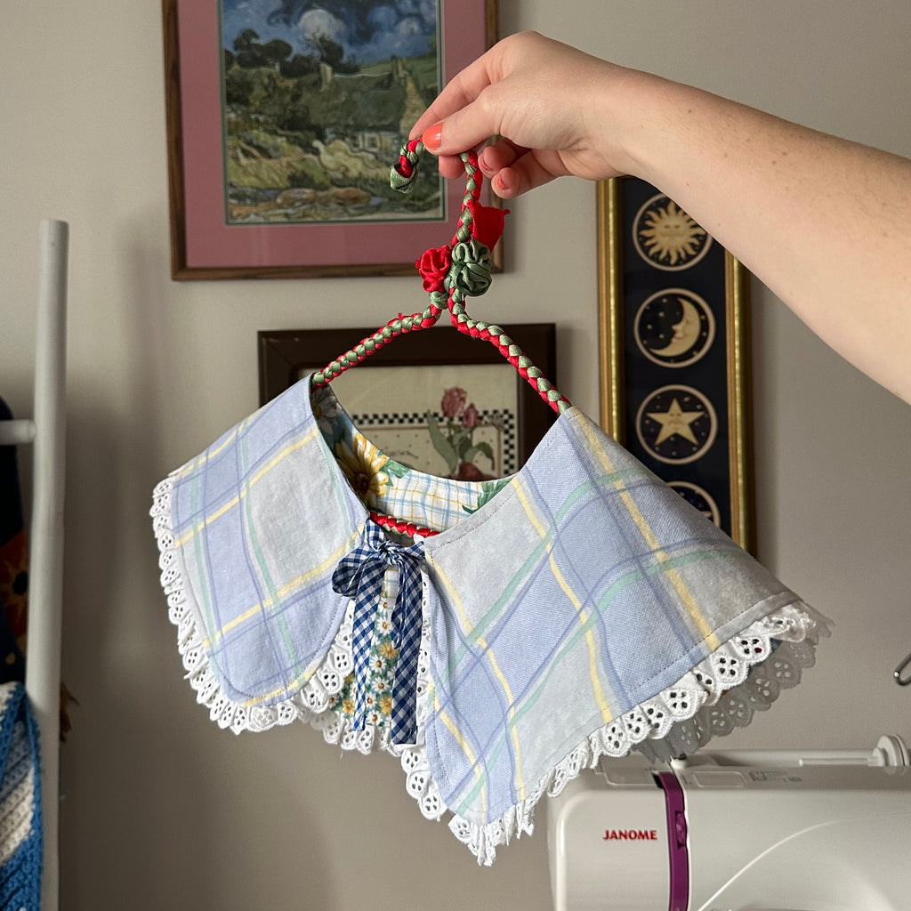 Frilly Detachable Collar